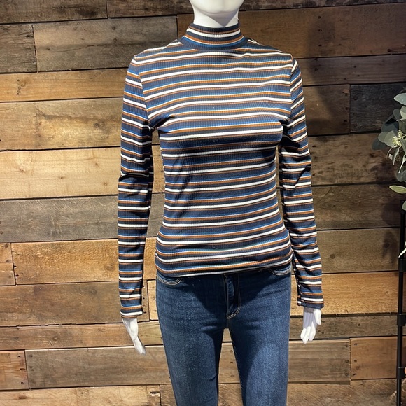 Striped Top - Picture 4 of 8